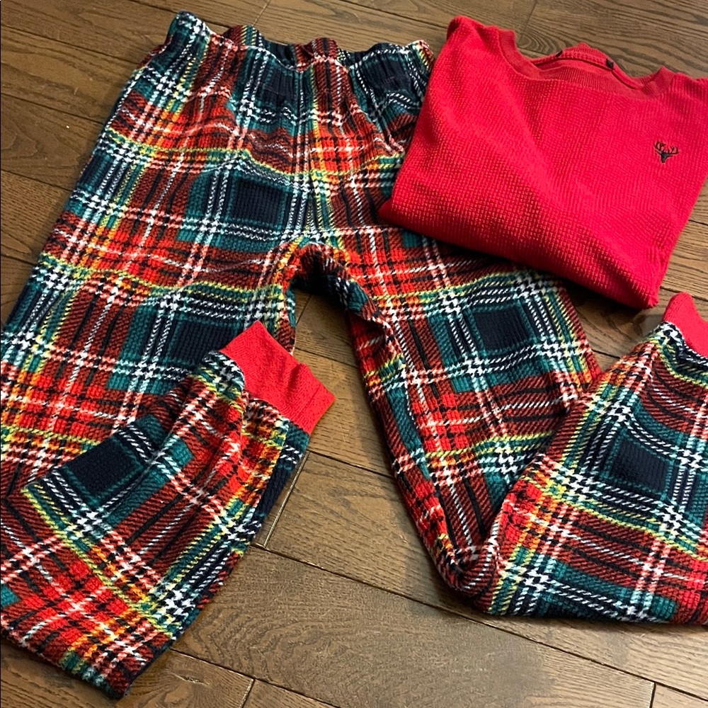 🔥 5/$25 - Cozy Red and Plaid Kids Pajama Set